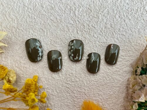 ダークブラウンネイル