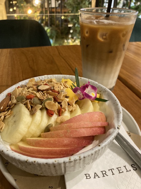 カフェ食事画像